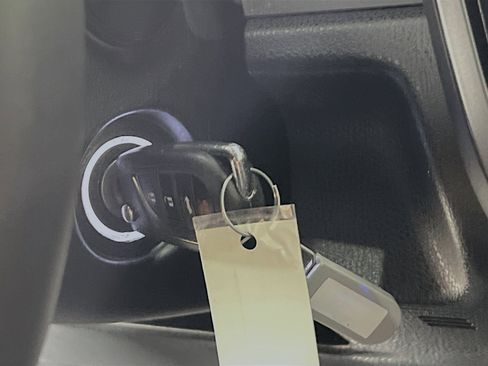 Used 2022 Toyota Camry SE image 23