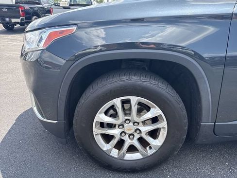 Used 2019 Chevrolet Traverse LT FWD image 19