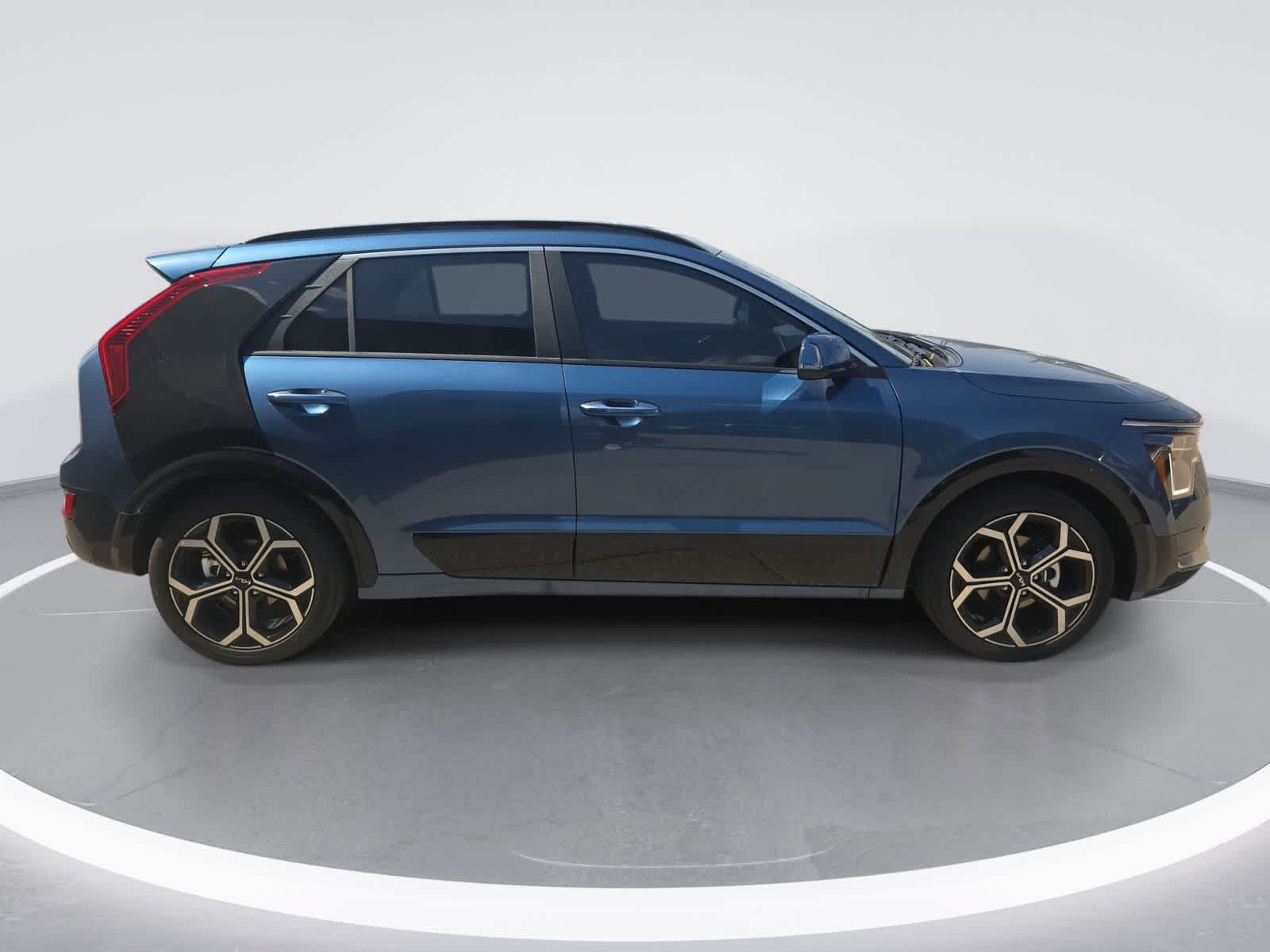 New 2026 Kia Niro SX Touring FWD image 9