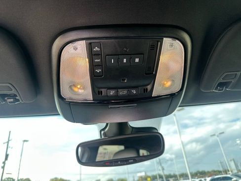 Used 2023 Dodge Durango GT image 16