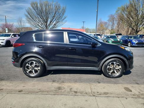 Used 2020 Kia Sportage LX image 9