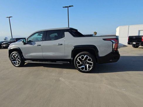 Used 2025 Chevrolet Silverado EV RST image 6
