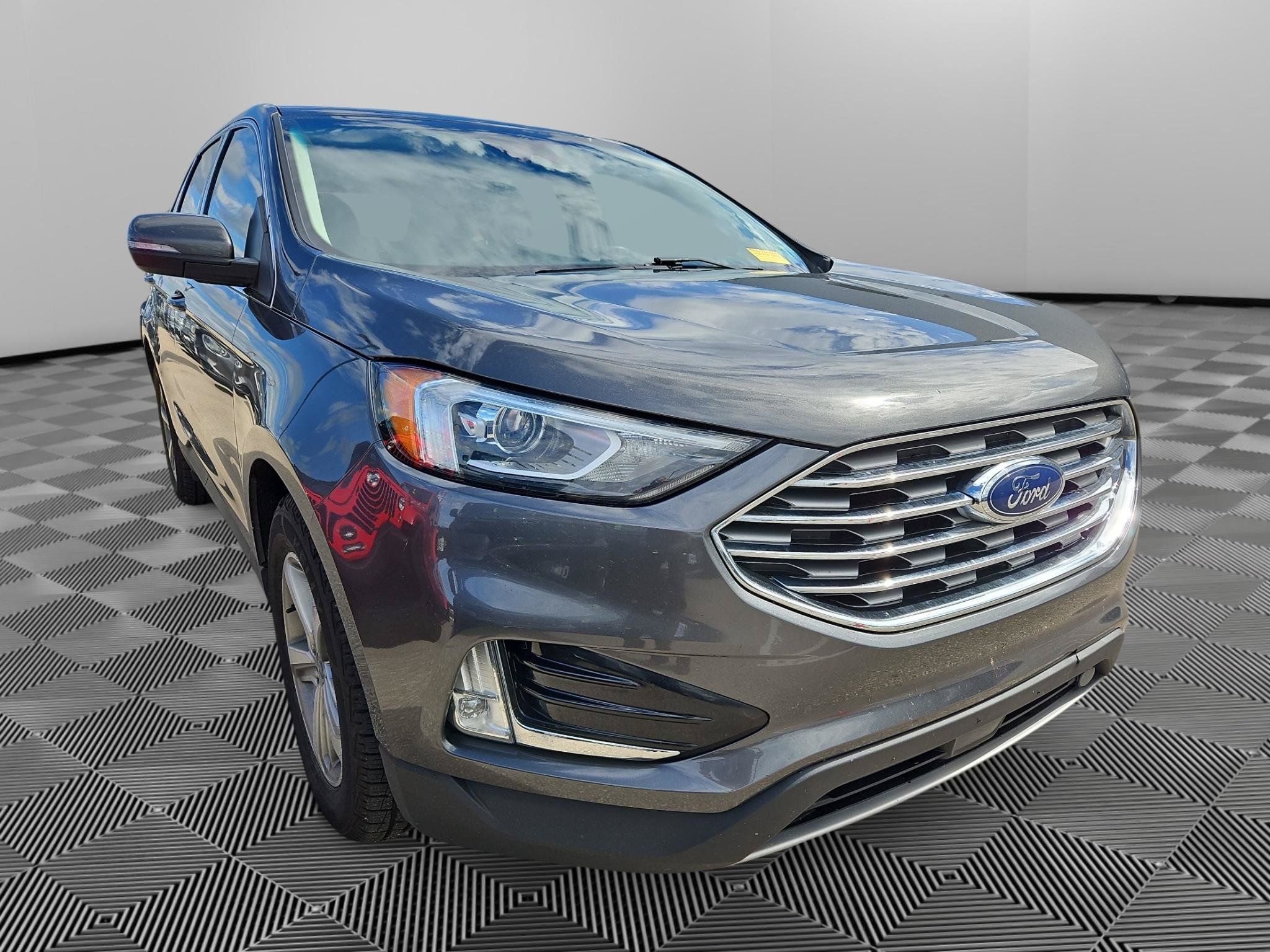 Used 2019 Ford Edge SEL AWD/4WD image 3