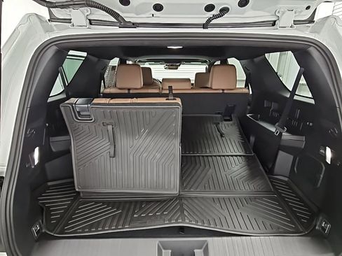 Used 2025 Toyota 4Runner Limited image 39