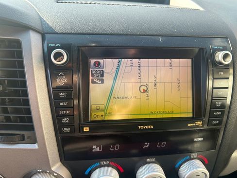 Used 2010 Toyota Tundra Limited image 23