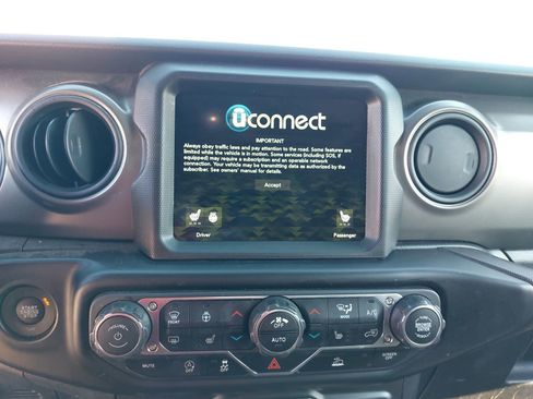 Used 2022 Jeep Wrangler Sport S w/ Sun And Sound Package image 21