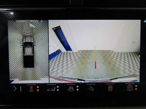 Used 2024 GMC Sierra 2500 AT4 w/ AT4 Preferred Package image 13