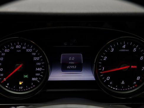 Used 2017 Mercedes-Benz E 300 4MATIC image 8