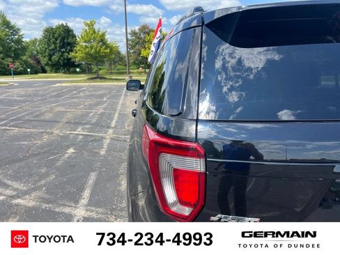 Used 2017 Ford Explorer Sport w/ Equipment Group 401A AWD/4WD image 27
