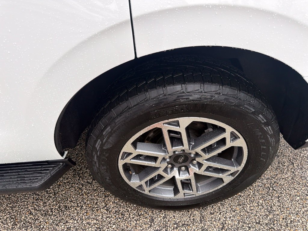 Certified 2025 Ford Expedition Active AWD/4WD image 27