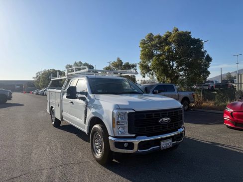 Used 2024 Ford F250 XL w/ XL Chrome Package RWD image 2