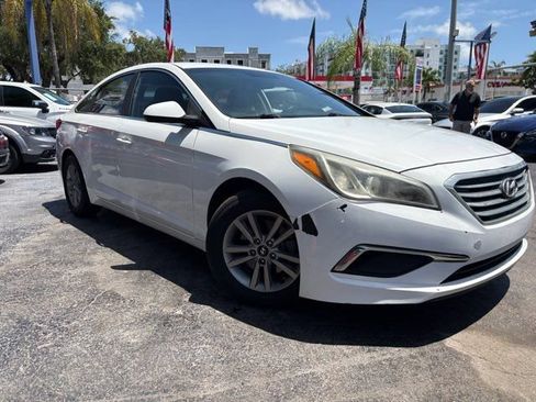 Used 2015 Hyundai Sonata SE w/ Option Group 09 FWD image 1
