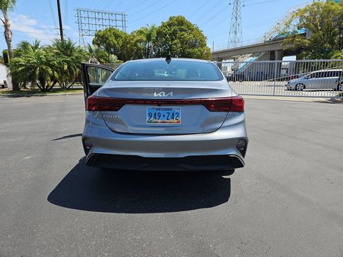 Used 2024 Kia Forte LXS FWD image 11