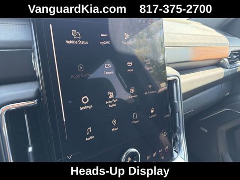Used 2025 GMC Yukon XL Denali AWD/4WD image 14