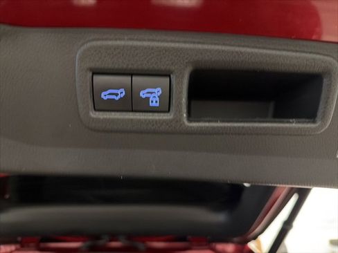 Used 2021 Toyota Venza XLE w/ Softex Package image 13