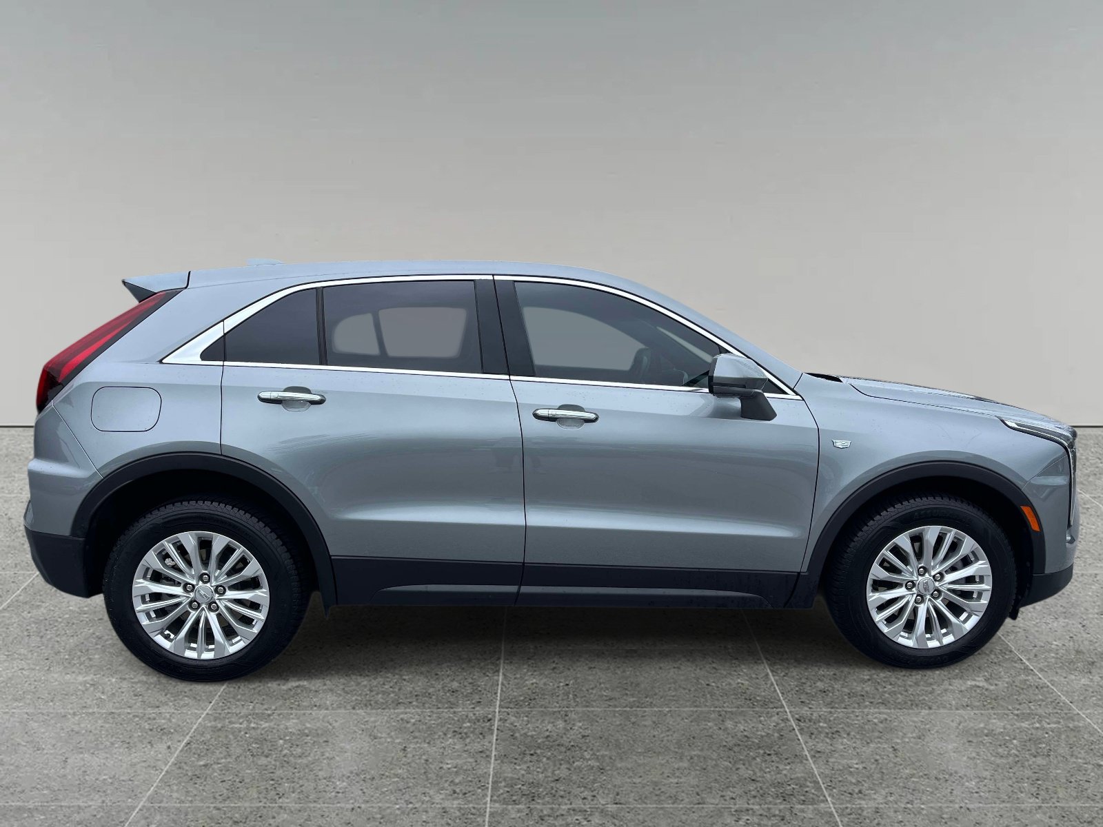 Used 2024 Cadillac XT4 Luxury w/ Trailering Package FWD image 6