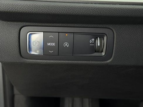 Certified 2025 Chevrolet Traverse LT w/ Midnight/Sport Edition image 20