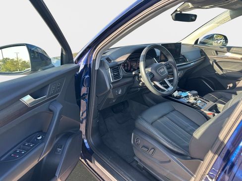 Used 2025 Audi Q5 Premium w/ Convenience Plus Package image 10