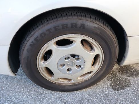 Used 2001 Lexus LS 430 image 4