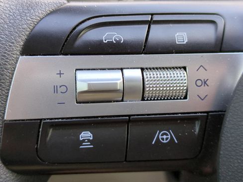 Certified 2025 Hyundai Tucson SE image 22