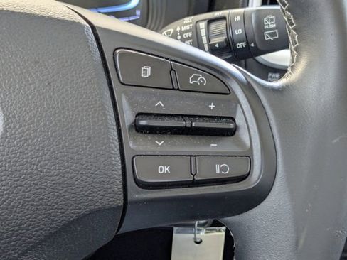 Used 2023 Hyundai Venue SEL FWD image 28