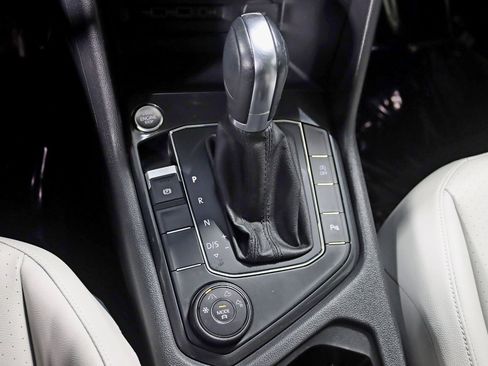 Used 2019 Volkswagen Tiguan SEL w/ 3rd Row Seat Package image 23