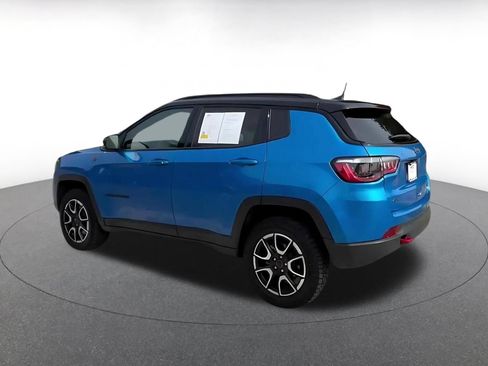 Used 2025 Jeep Compass Trailhawk AWD/4WD image 10