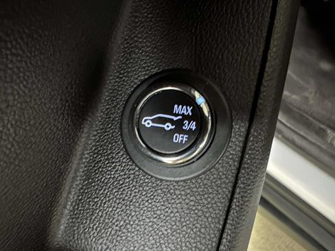 Used 2023 Chevrolet Traverse RS AWD/4WD image 21