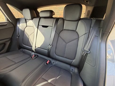 Certified 2024 Porsche Macan image 18