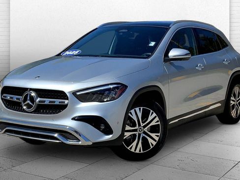 Used 2025 Mercedes-Benz GLA 250 4MATIC image 13