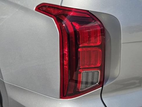 Used 2025 Hyundai Palisade SEL FWD image 8