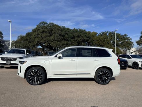 New 2026 Volvo XC90 T8 Plus image 3