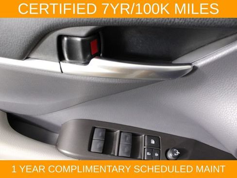 Used 2023 Toyota Camry SE w/ Cold Weather Package FWD image 18