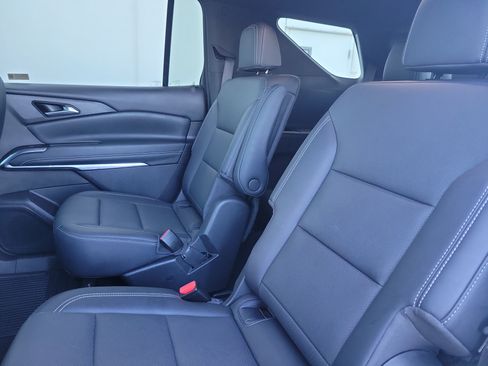 Used 2025 Chevrolet Traverse LT AWD/4WD image 17