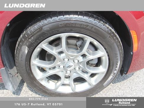Used 2017 Dodge Charger SXT w/ Driver Confidence Group AWD/4WD image 16