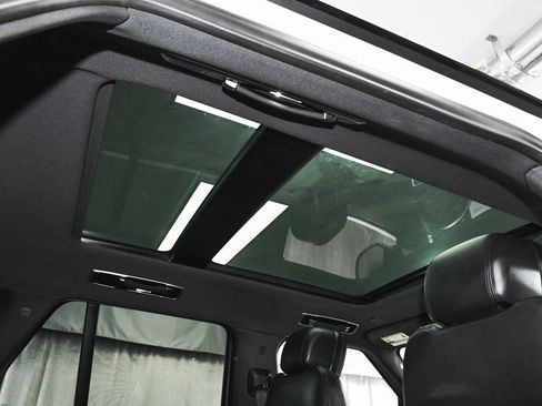 Used 2024 Land Rover Range Rover SE image 56