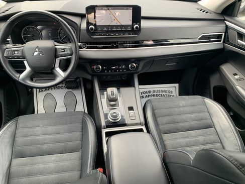 Used 2022 Mitsubishi Outlander SE image 24