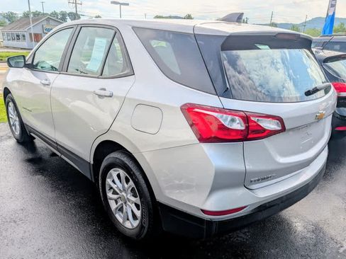 Used 2020 Chevrolet Equinox LS FWD image 4