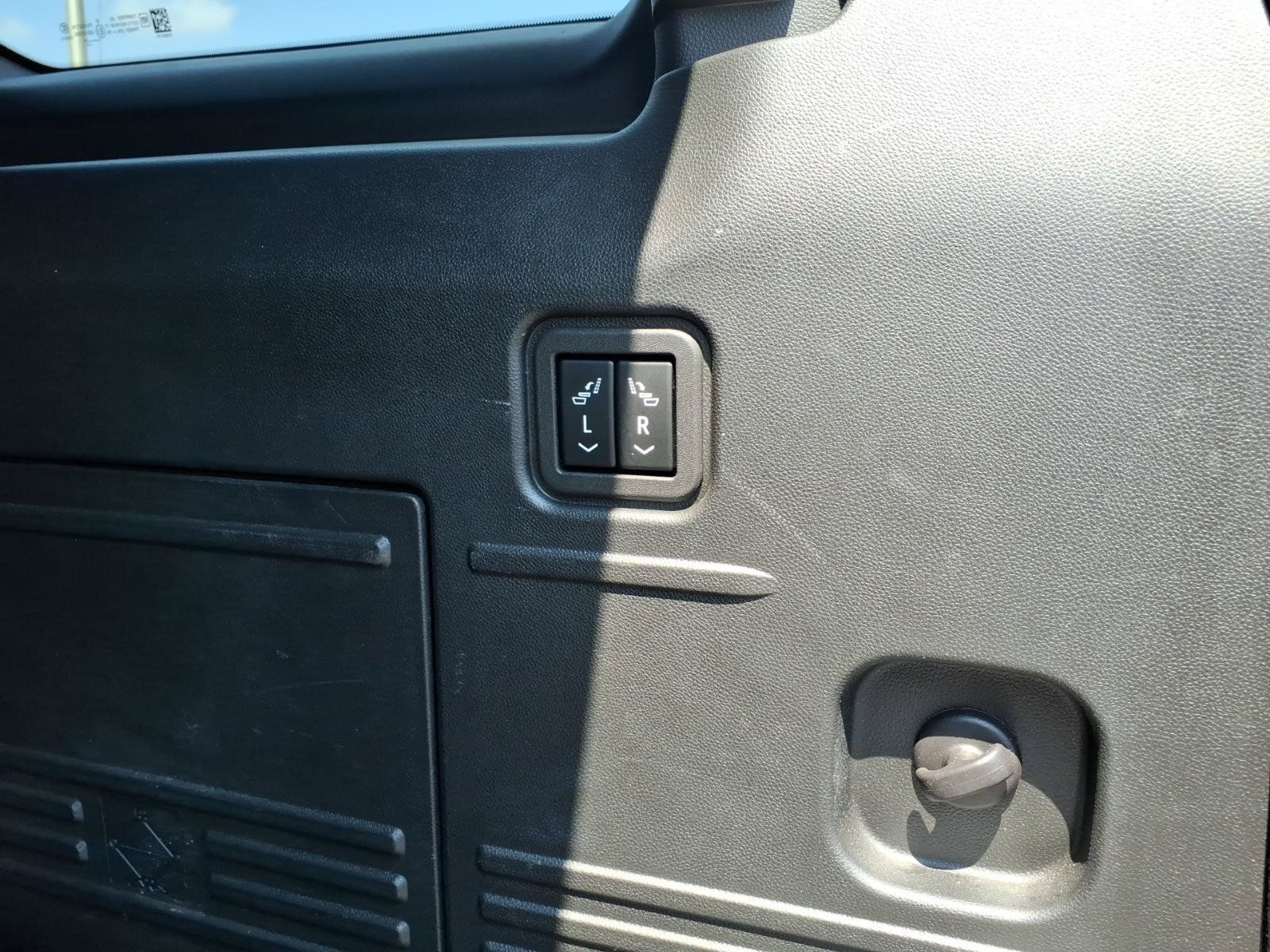 Used 2024 GMC Hummer EV 3X w/ LPO, Illumination Package AWD/4WD image 16
