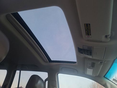 Used 2011 Lexus GX 460 w/ Comfort Plus Pkg image 21