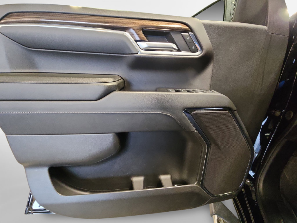 Used 2024 Chevrolet Silverado 1500 LT AWD/4WD image 16