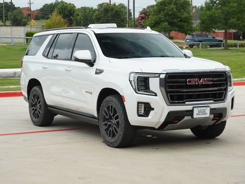 Used 2022 GMC Yukon AT4 w/ Technology Package AWD/4WD image 6