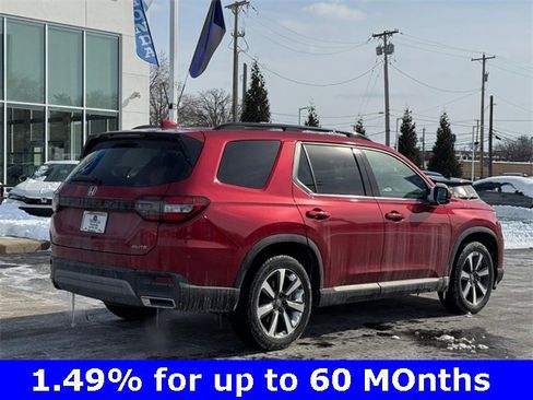 Used 2025 Honda Pilot Elite image 3