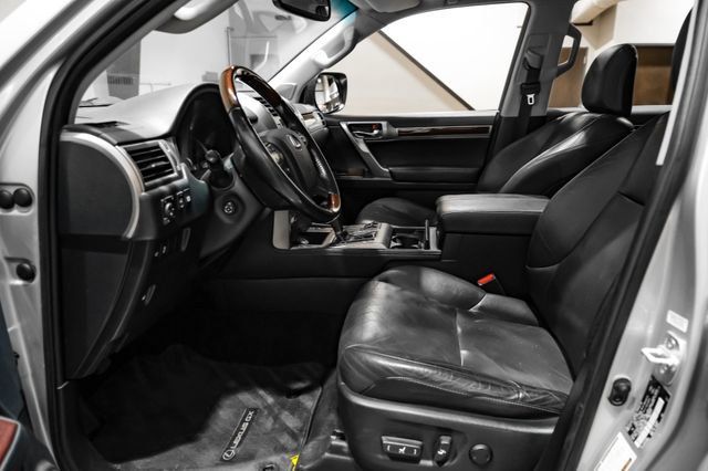 Used 2017 Lexus GX 460 Premium w/ Premium Package AWD/4WD image 4