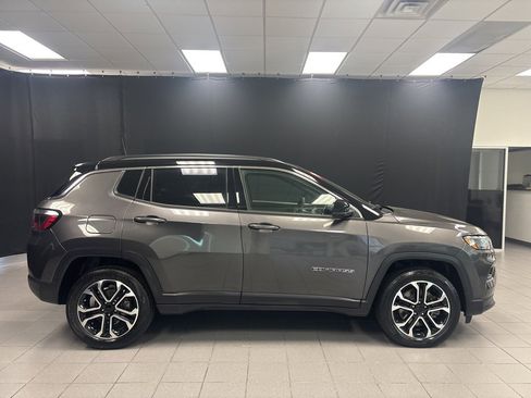 Used 2024 Jeep Compass Limited image 2