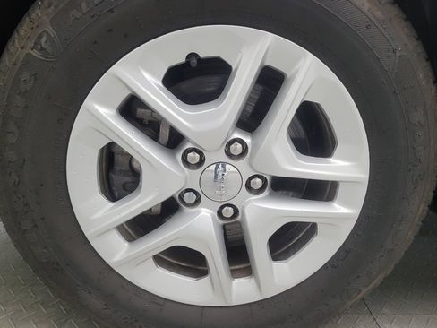 Used 2018 Jeep Compass Sport w/ Tech Group FWD image 31