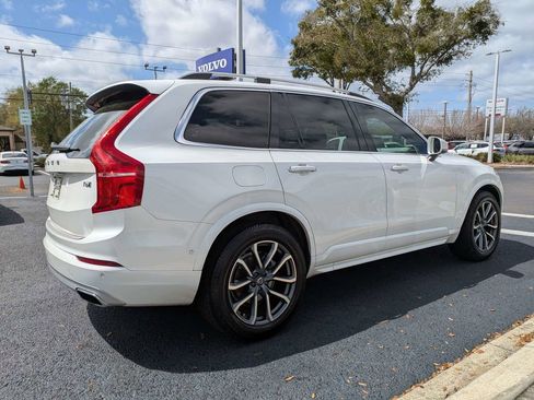 Used 2017 Volvo XC90 T6 Momentum w/ Vision Package image 6