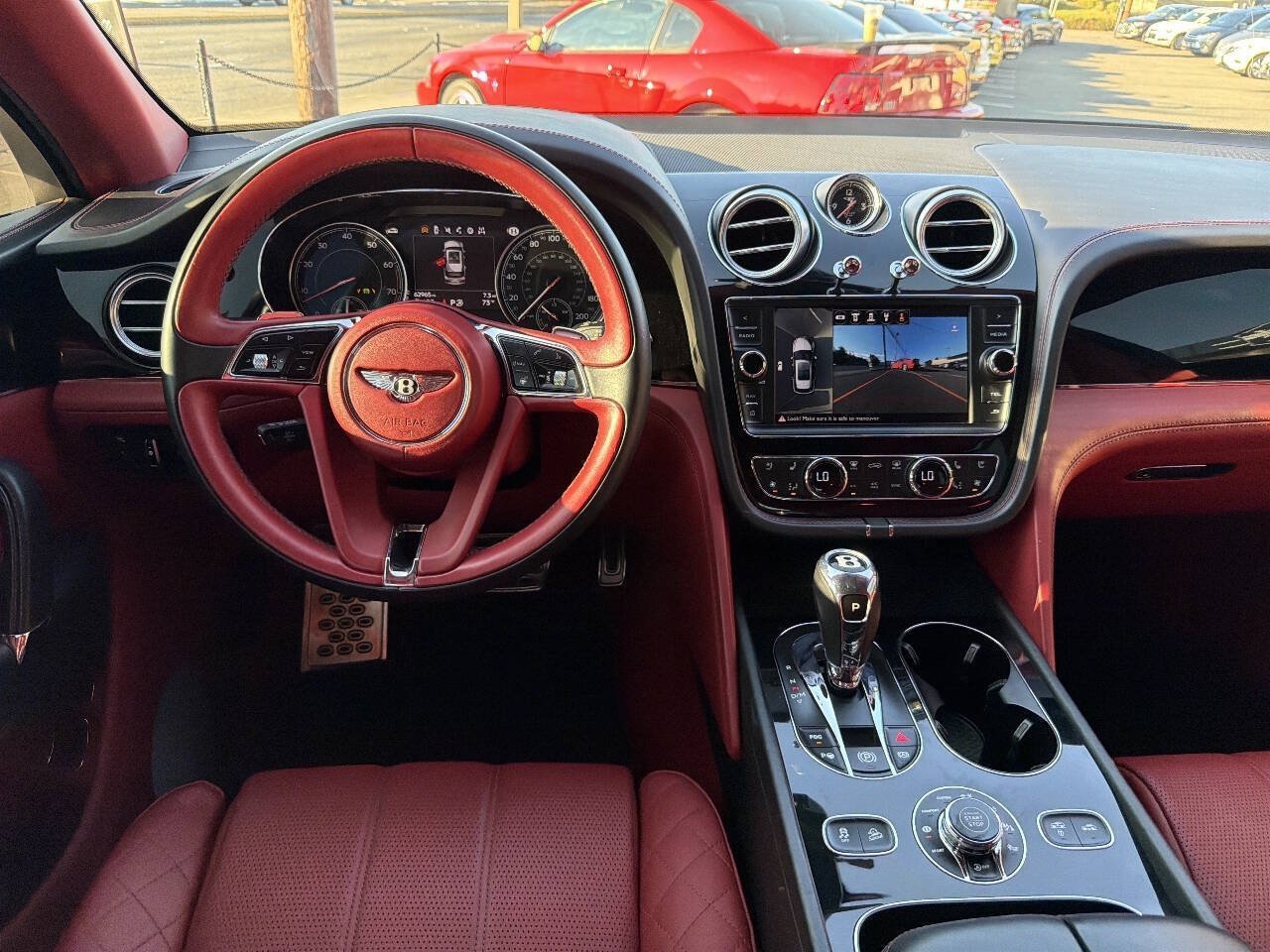 Used 2017 Bentley Bentayga AWD/4WD image 42
