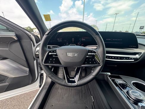 Certified 2024 Cadillac Lyriq Luxury AWD/4WD image 19