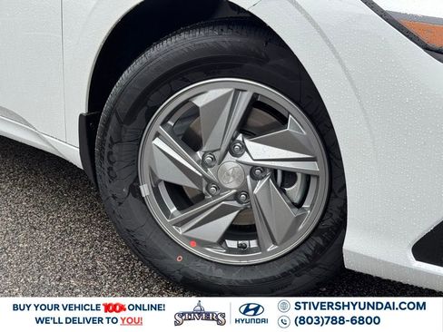 New 2026 Hyundai Elantra SE image 5